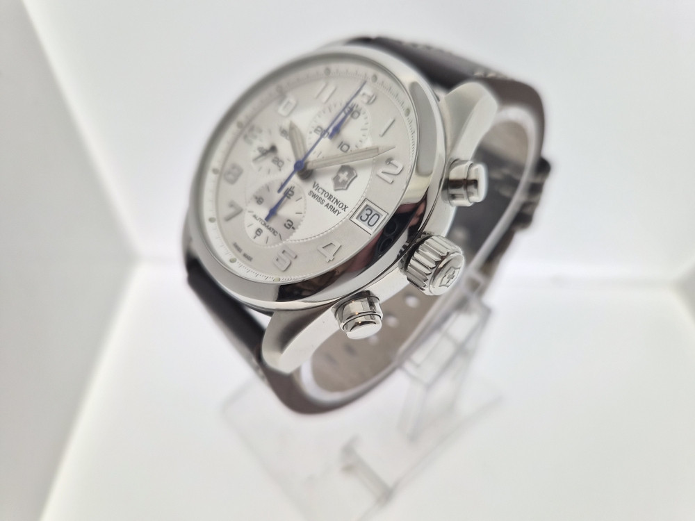 VICTORINOX SWISS ARMY Ambassador XL 7750 Automatic