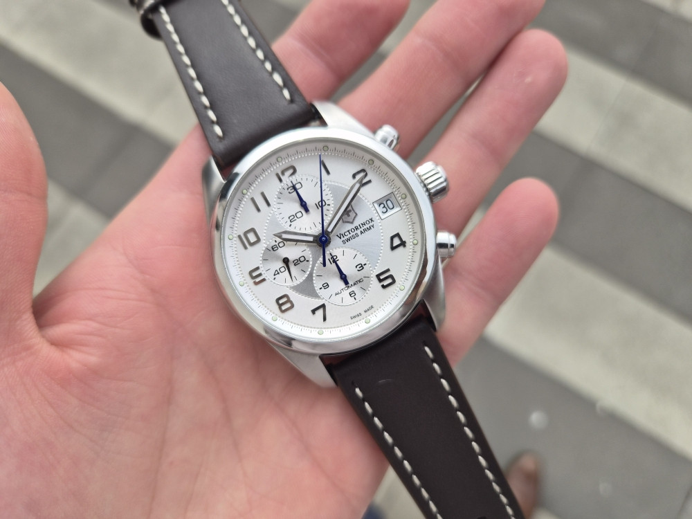 VICTORINOX SWISS ARMY Ambassador XL 7750 Automatic