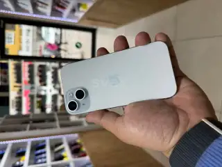 Apple iPhone 15