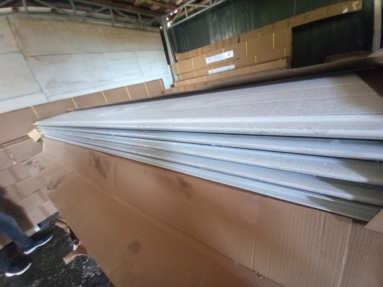 SEKCIONA VRATA SA MOTOROM250X215, DALJINSKA 2