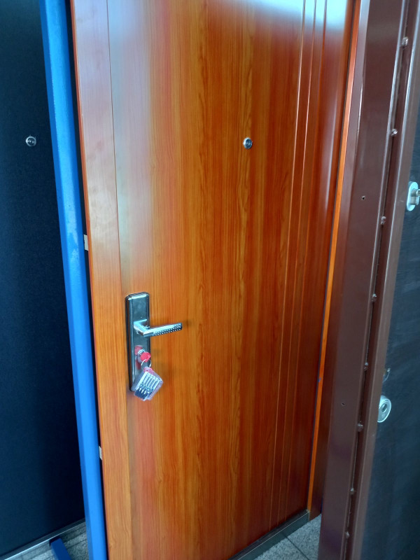 SIGURNOSNA VRATA
