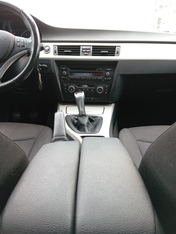 BMW 318 2011