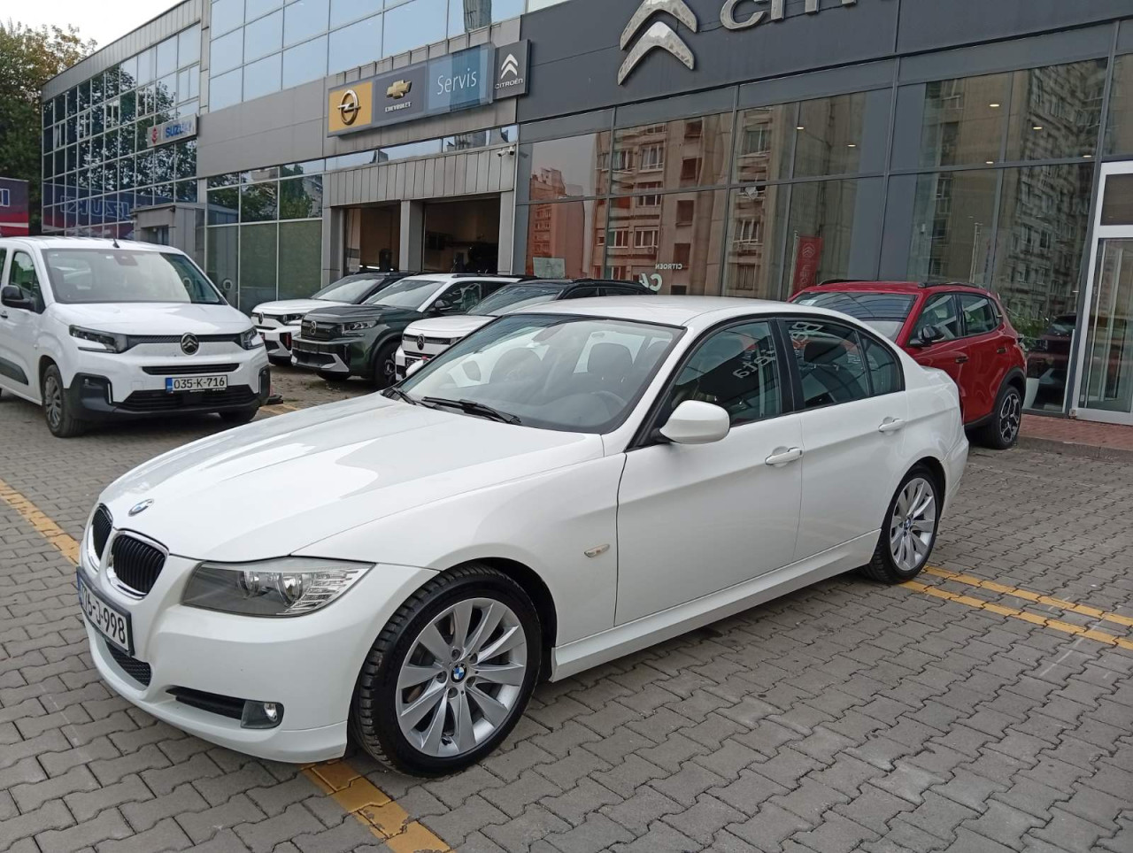 BMW 318 2011