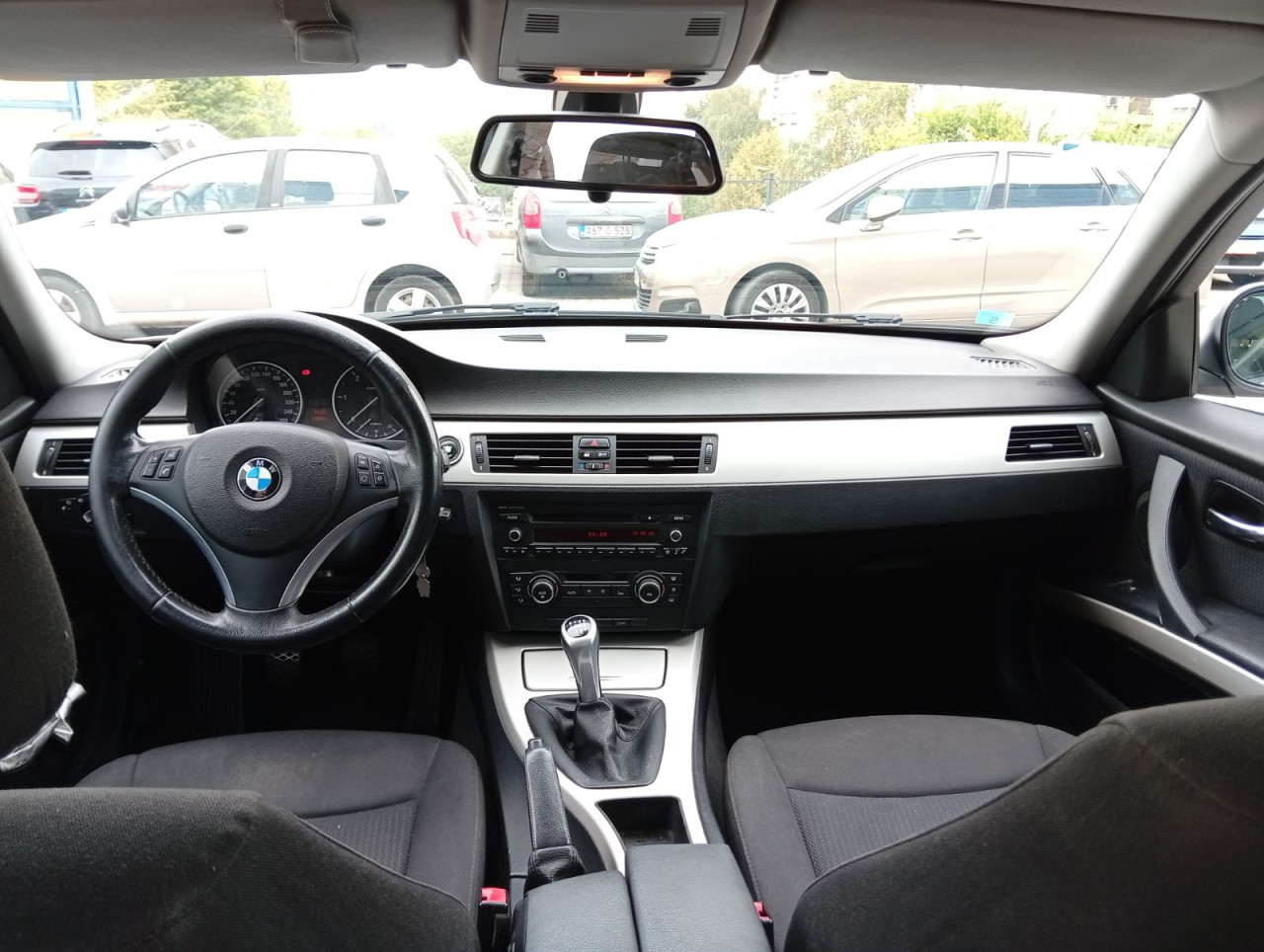 BMW 318 2011
