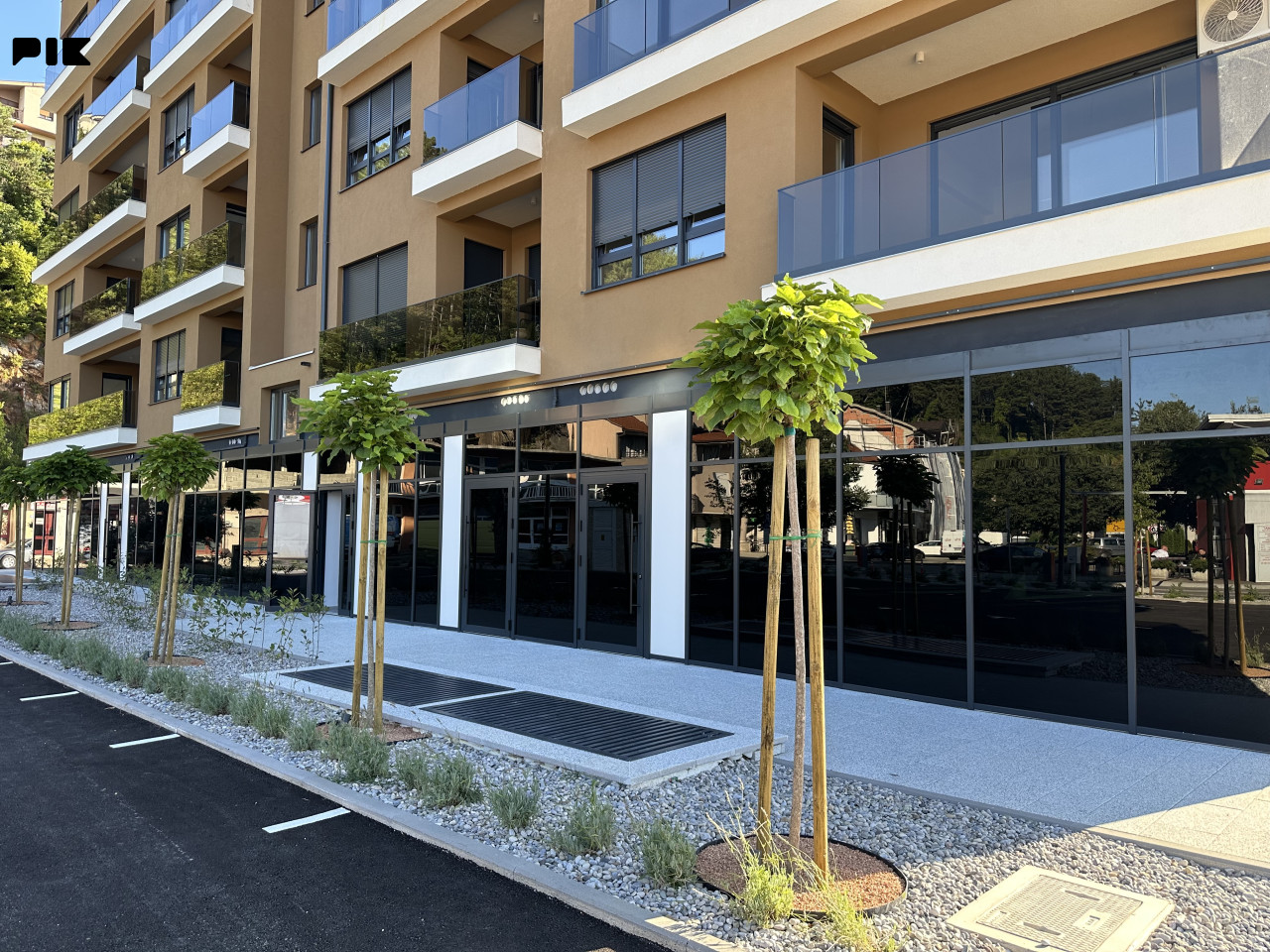 Trosoban stan 72 m2 s prostranim balkonom - Hills Residence 3