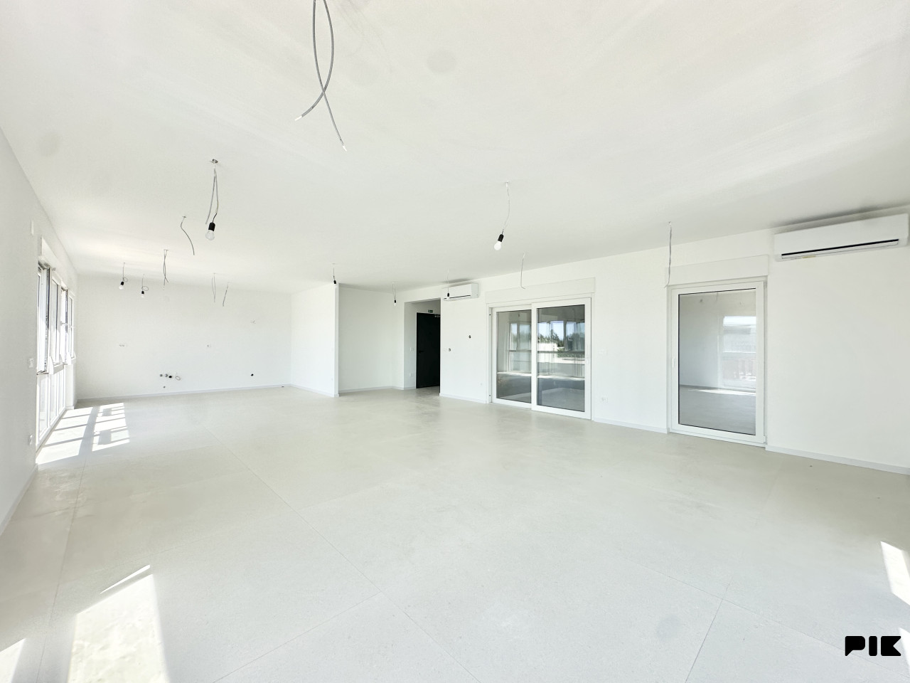 Zadar-Sukošan Hills-Privatna krovna terasa s bazenom,Netto 250 m2