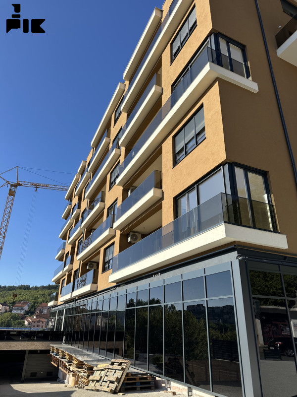Veliki poslovni prostor 159 m2 s vrtom - Hills Residence 3