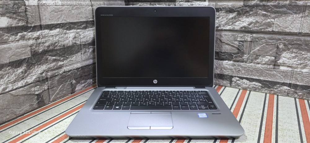 Laptop HP 13.3" I5 6200u/RAM 8 GB/ SSD 256GB