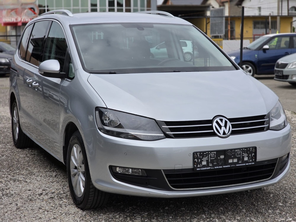 Volkswagen Sharan 2.0tdi 103kw 4x4 2013 , Uradjeni svi servisi .