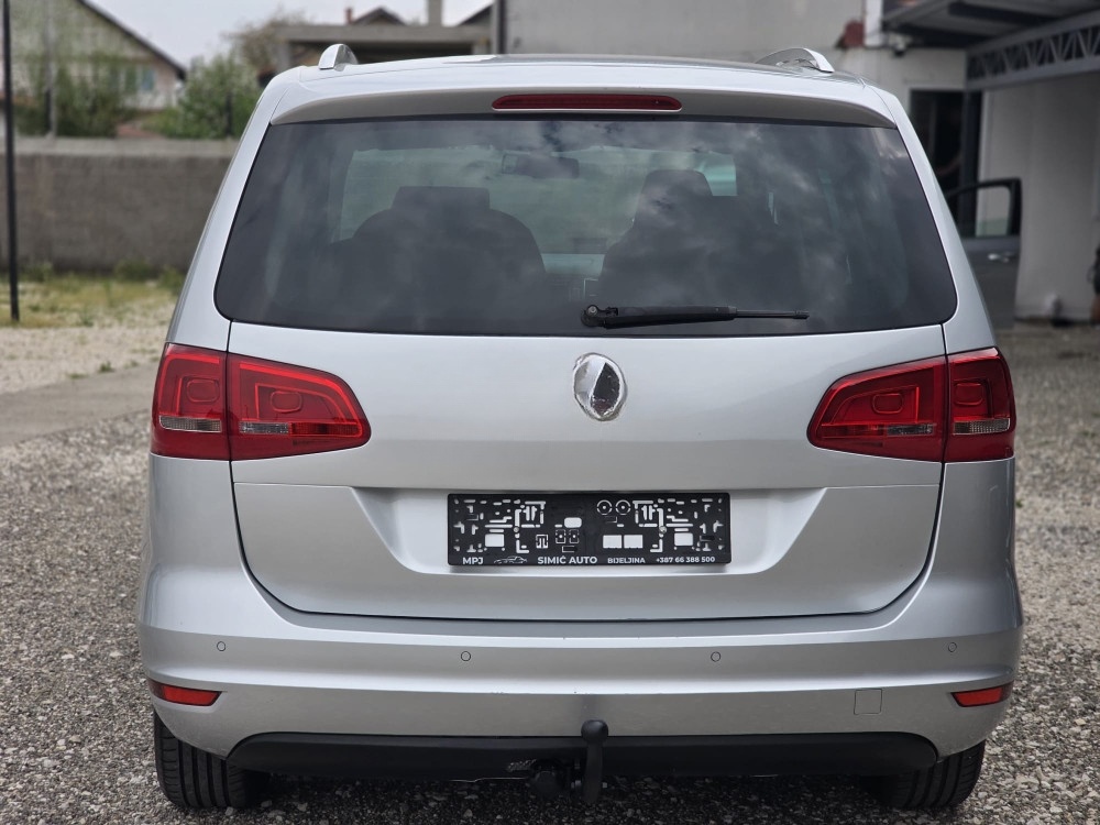 Volkswagen Sharan 2.0tdi 103kw 4x4 2013 , Uradjeni svi servisi .