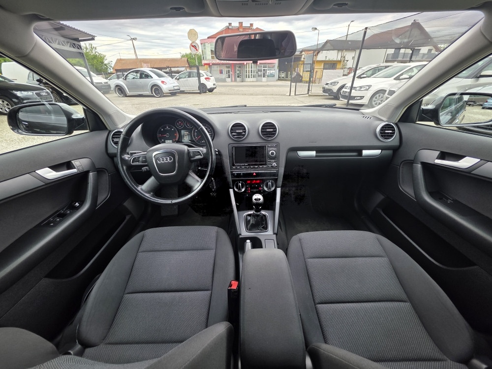 Audi A3 1.6tdi 77kw 2012, nav, led, nove gume