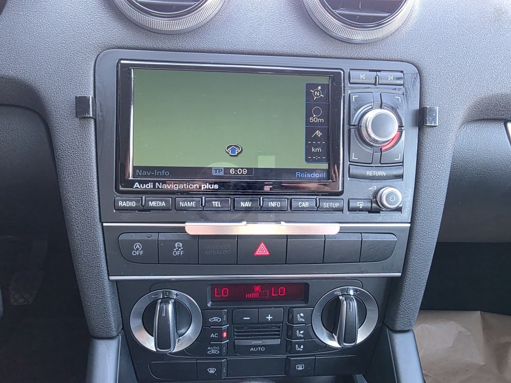 Audi A3 1.6tdi 77kw 2013, senz, nav, komande auto ko novo!