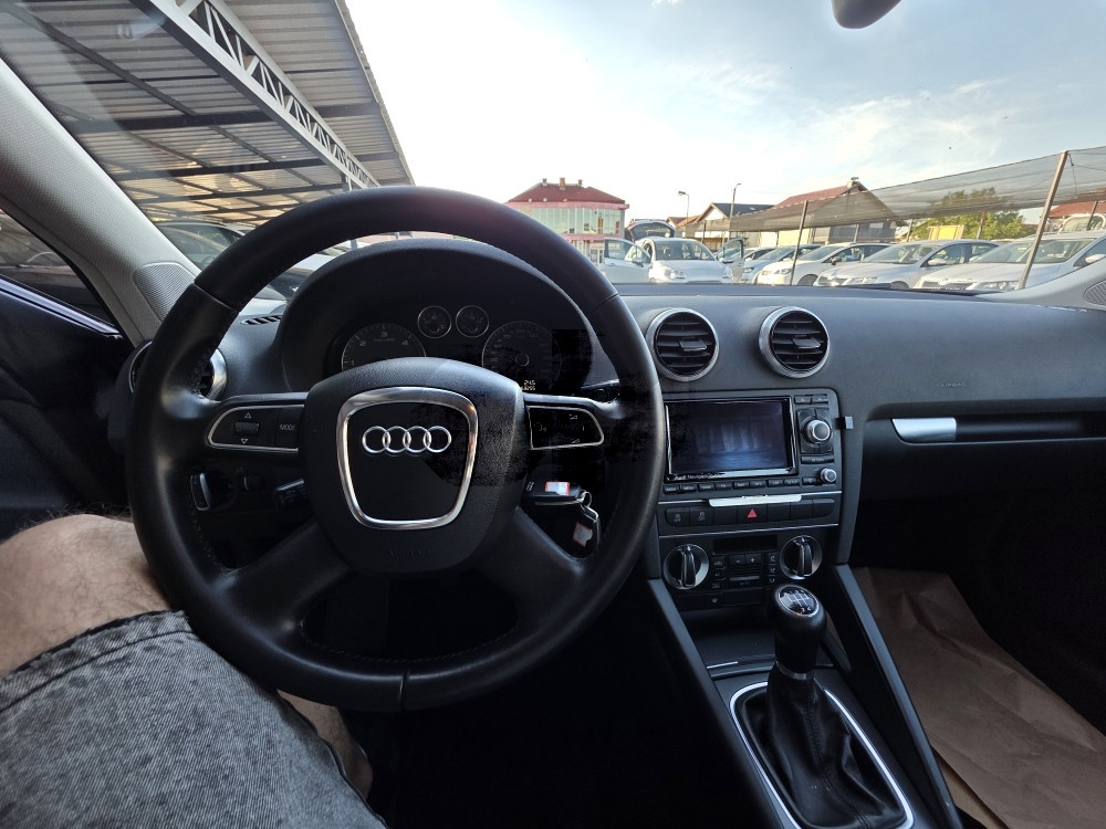 Audi A3 1.6tdi 77kw 2013, senz, nav, komande auto ko novo!