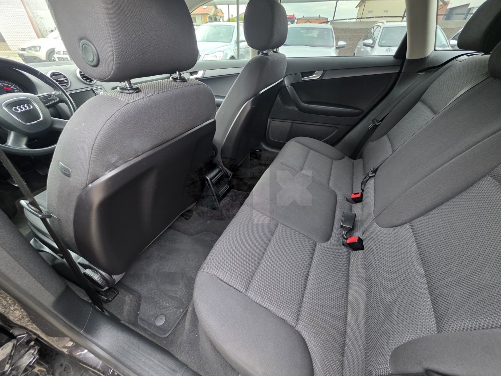 Audi A3 1.6tdi 77kw 2012, nav, led, nove gume