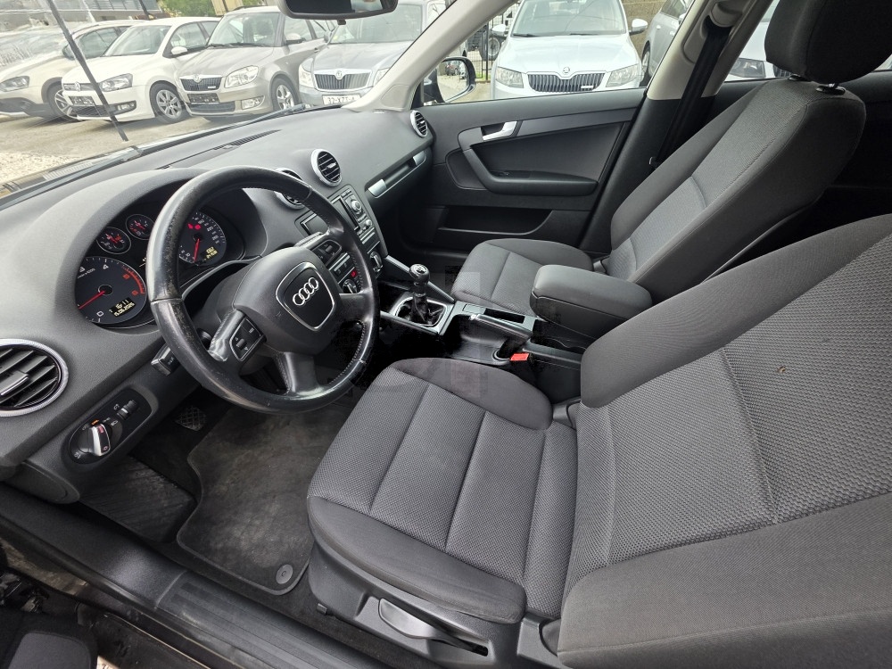 Audi A3 1.6tdi 77kw 2012, nav, led, nove gume