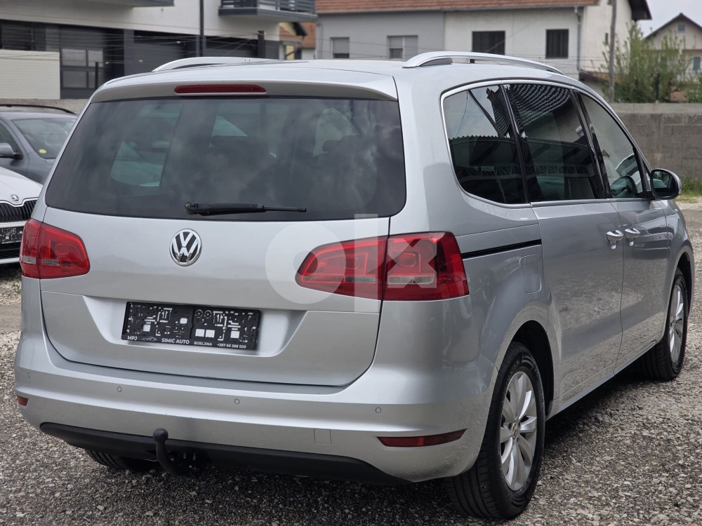Volkswagen Sharan 2.0tdi 103kw 4x4 2013 , Uradjeni svi servisi .