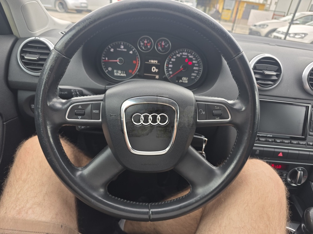 Audi A3 1.6tdi 77kw 2012, nav, led, nove gume