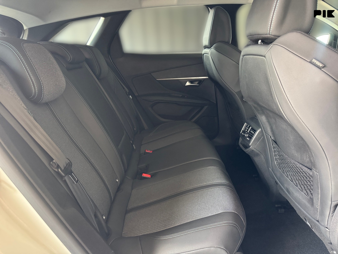 Peugeot 3008 1.5 BlueHDI ALLURE PACK