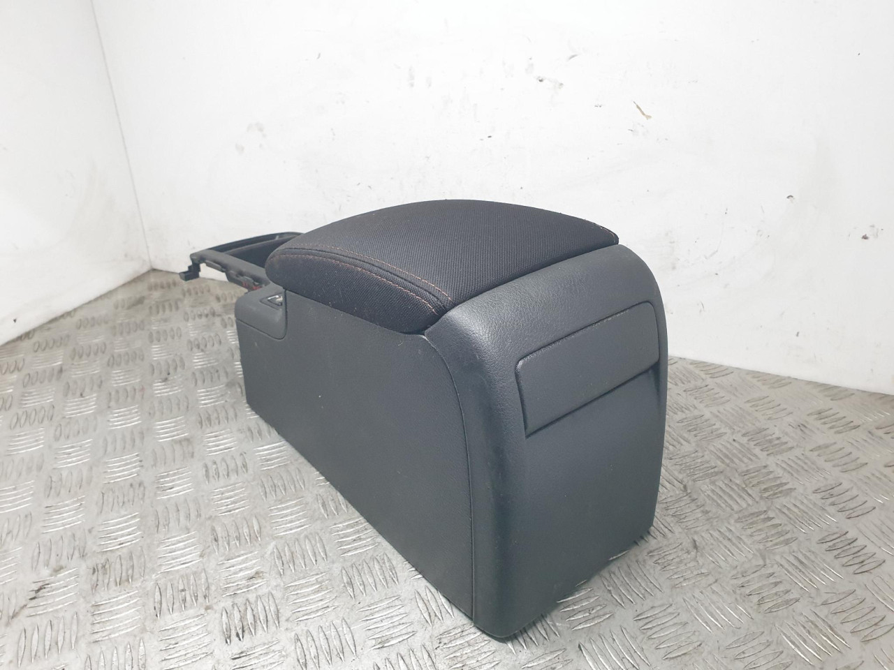 NASLONJAC ZA RUKU NASLON Impreza (07-12) 92113FG000