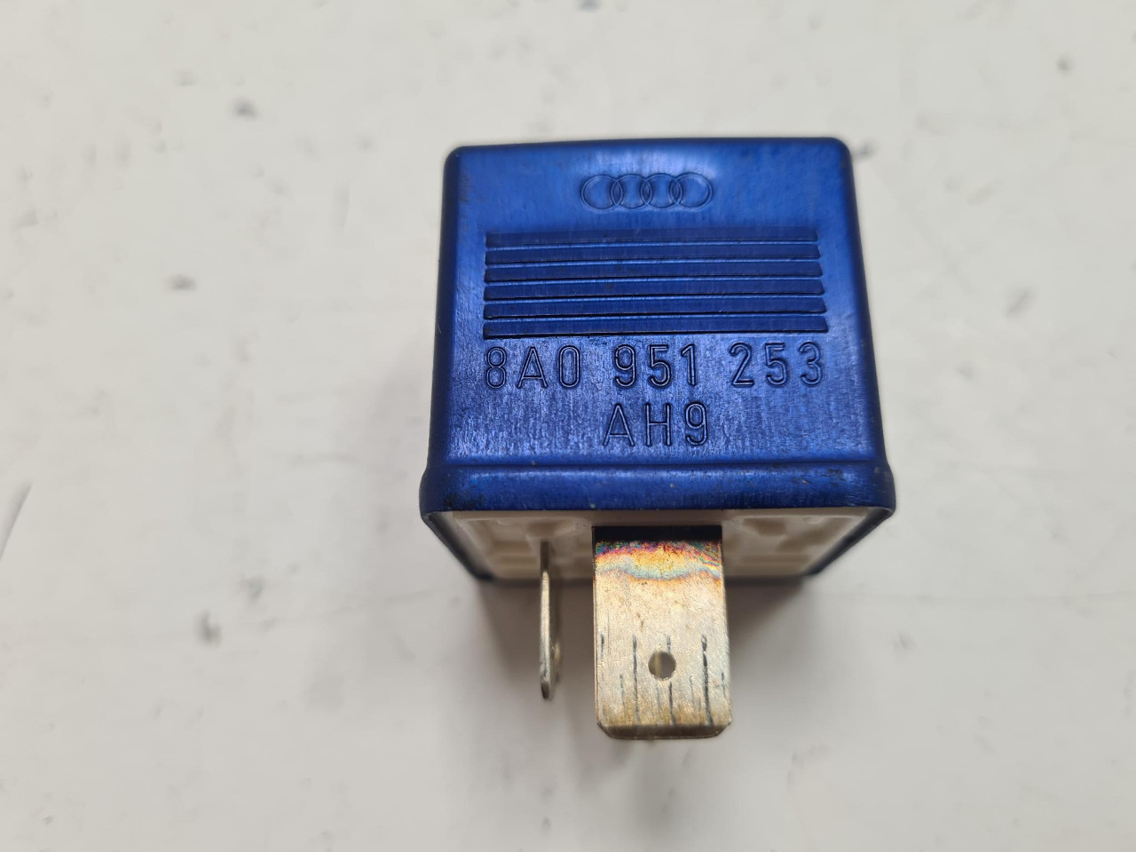 RELEJ A4 B7 (04-08) 8A0951253 DIJELOVI