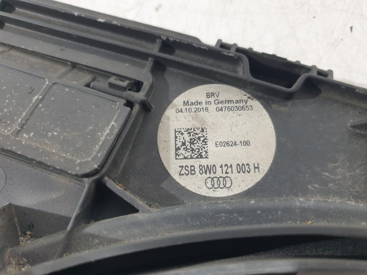 VENTILATOR HLADNJAKA A6 4K (18-21) 8W0121003H