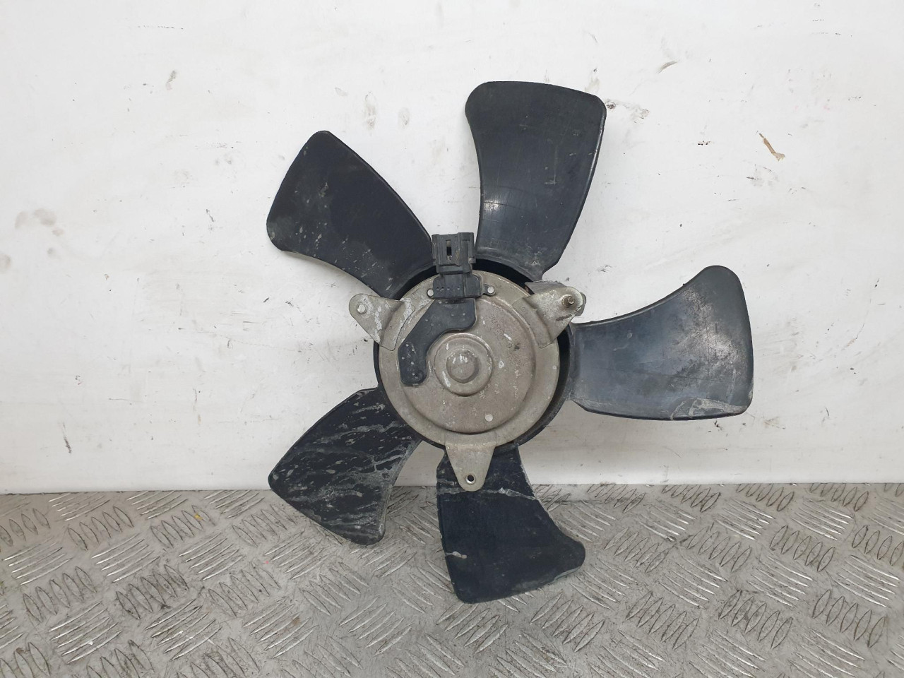 VENTILATOR HLADNJAKA X-Trail T30 (04-07) DIJELOVI