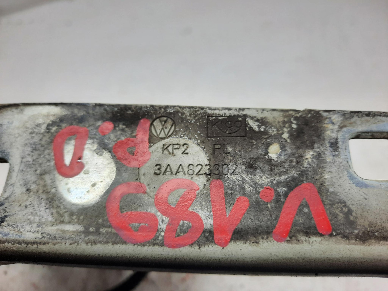 PD SARKA HAUBE Pasat 7 (10-15) 3AA823302 DIJELOVI