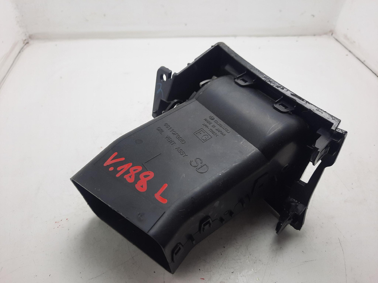 L RESETKA VENTILACIJE Impreza (07-12) 66110FG010
