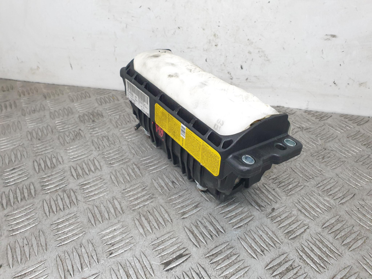 DESNI AIRBAG SUVOZAC Pasat 7 (10-15) 3AA880204 DIJELOVI