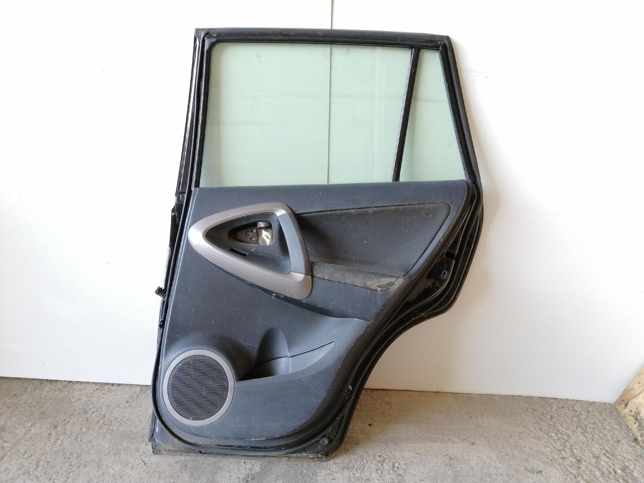 ZD VRATA RAV4 (05-08) DIJELOVI