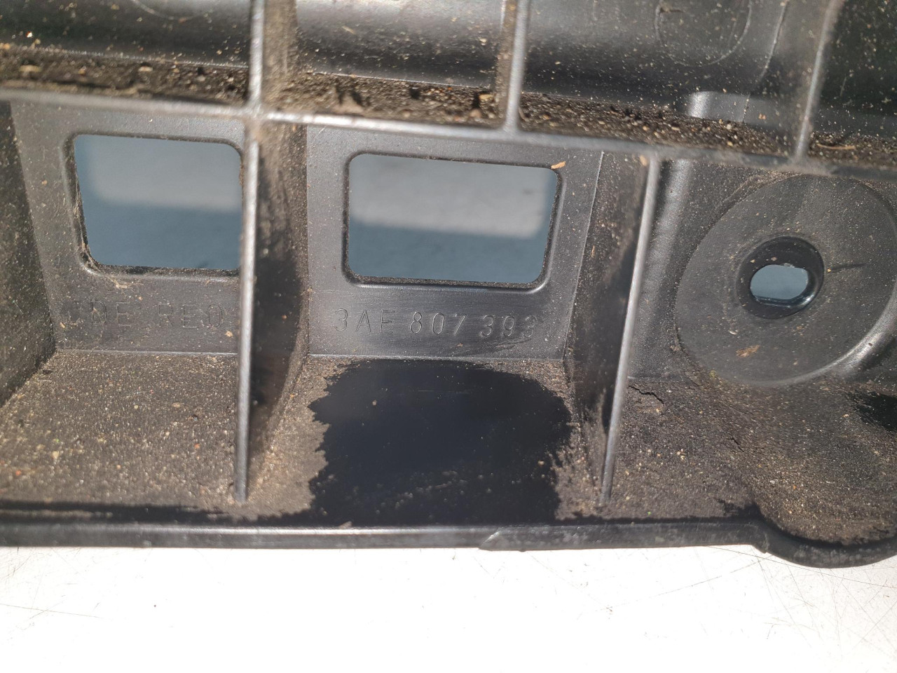 L NOSAC ZADNJEG BRANIKA Pasat 7 (10-15) 3AE807393