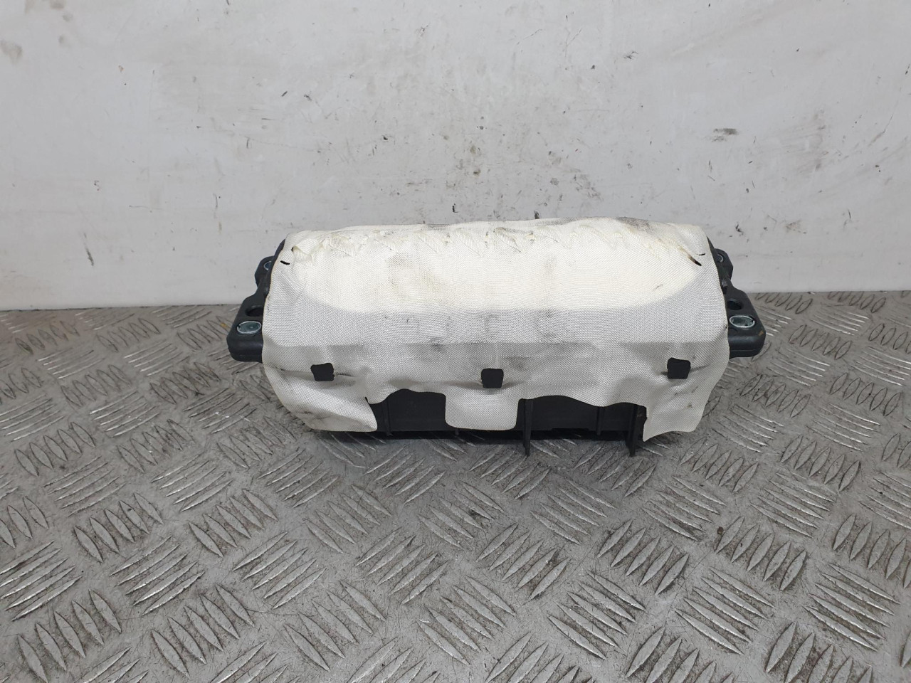 DESNI AIRBAG SUVOZAC Pasat 7 (10-15) 3AA880204 DIJELOVI