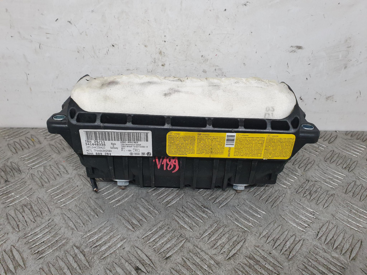 DESNI AIRBAG SUVOZAC Pasat 7 (10-15) 3AA880204 DIJELOVI