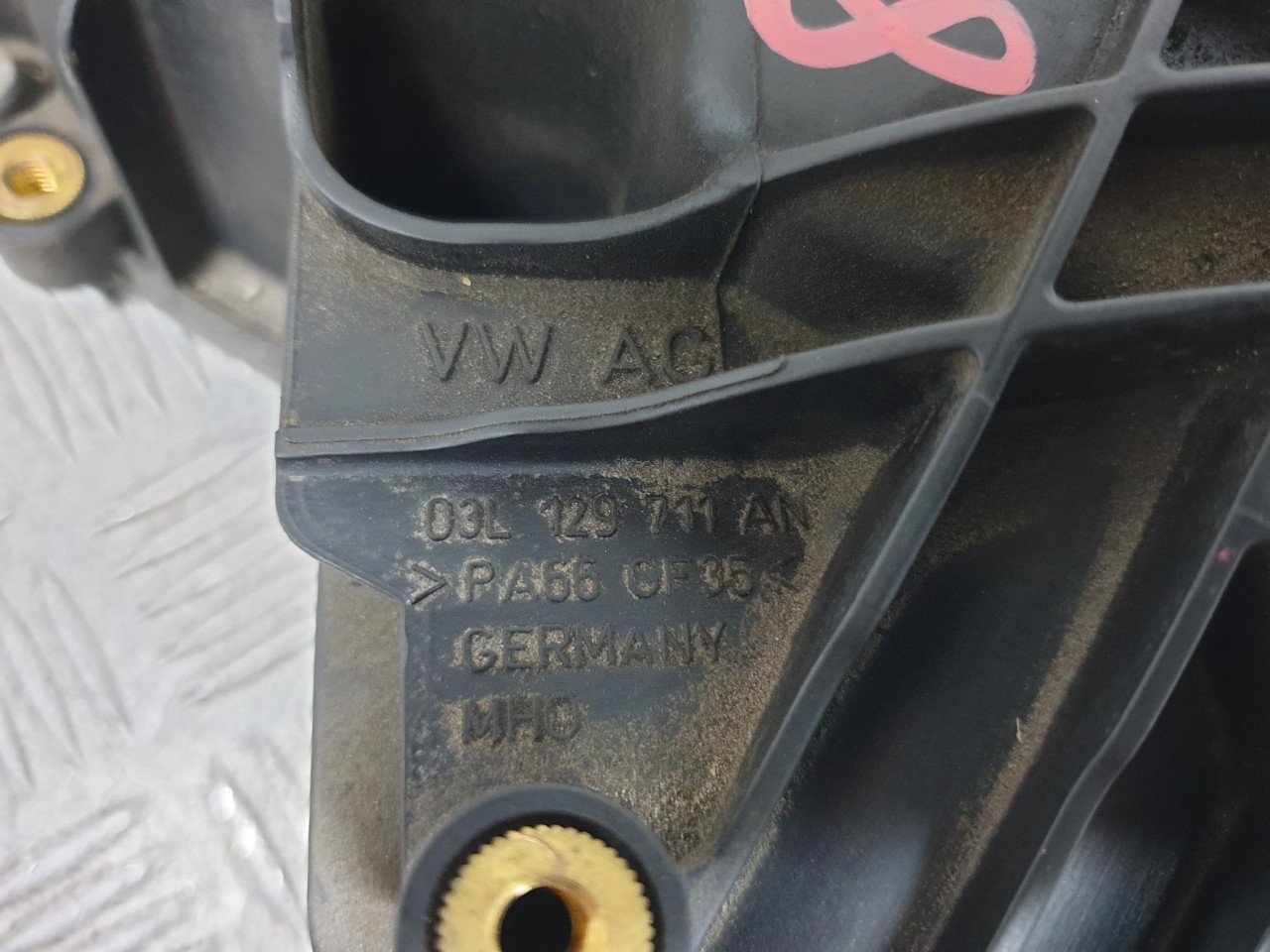 USISNA GRANA Pasat 7 (10-15) CFF 2.0 103kW 03L129711AN
