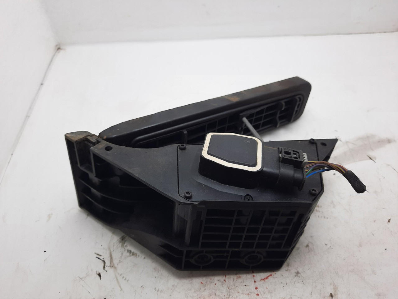 PEDALA GASA C W204 (11-15) A2043000004 DIJELOVI