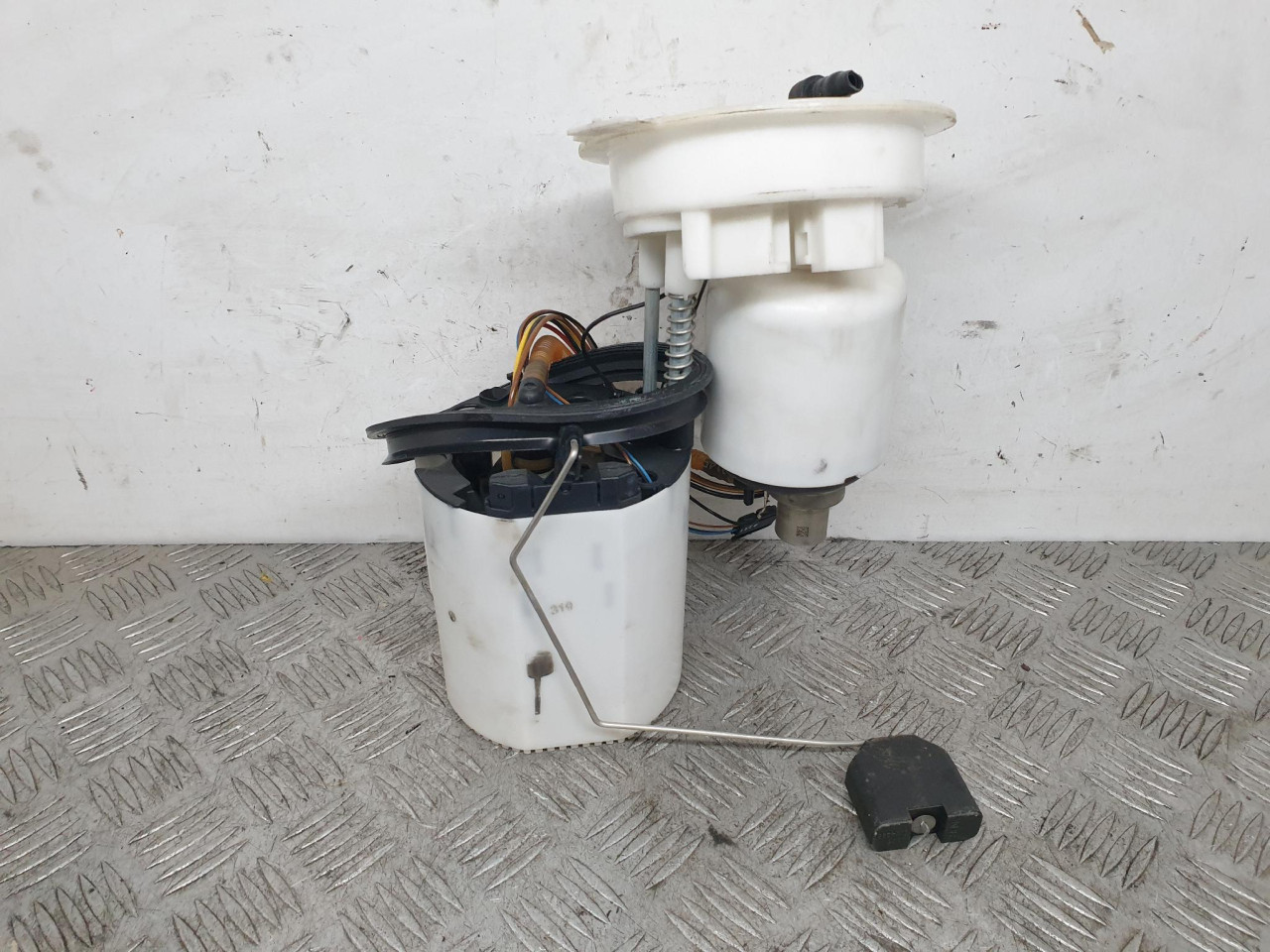PUMPA REZERVOARA A6 4G (10-14) 4G0919051 DIJELOVI