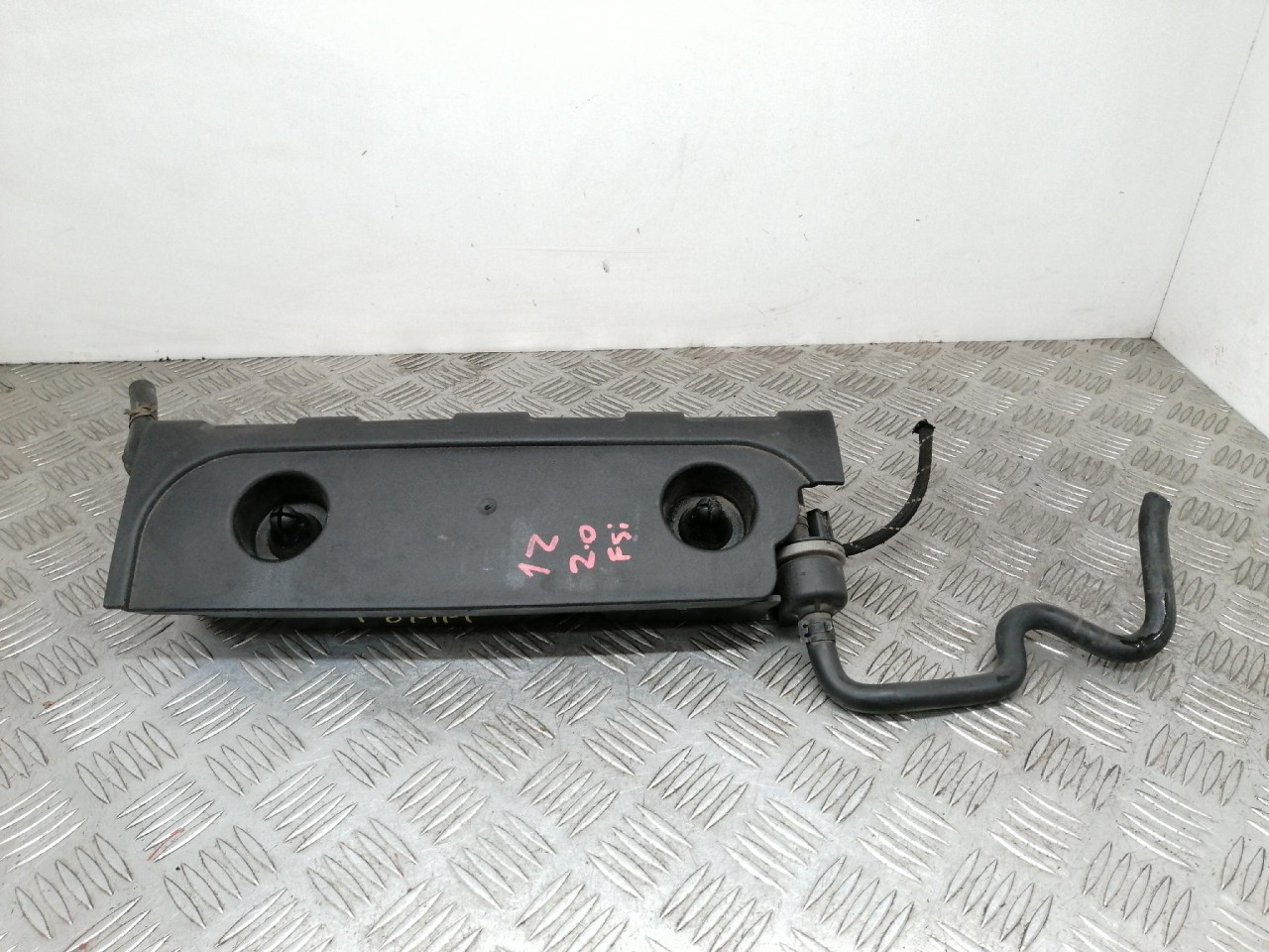 POKLOPAC MOTORA Octavia A5 (04-08) 2.0 06F129208C
