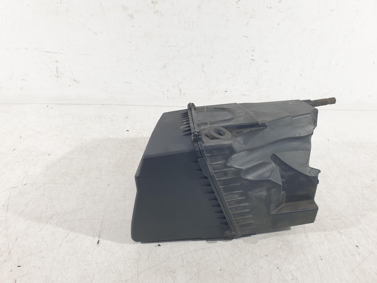 KUCISTE FILTERA ZRAKA A6 4F (08-11) 4F0133835AH