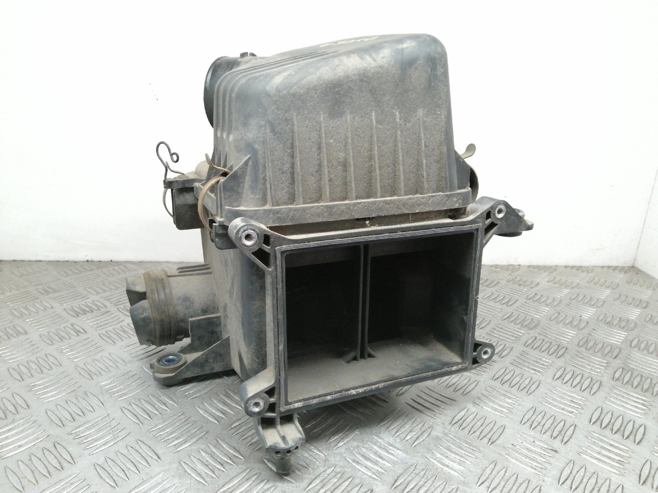 KUCISTE FILTERA ZRAKA i30 (07-10) 1.4 80kW 281102H000