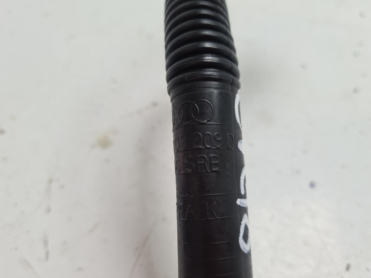 VAKUM CRIJEVO A6 4G (10-14) 059103209D DIJELOVI