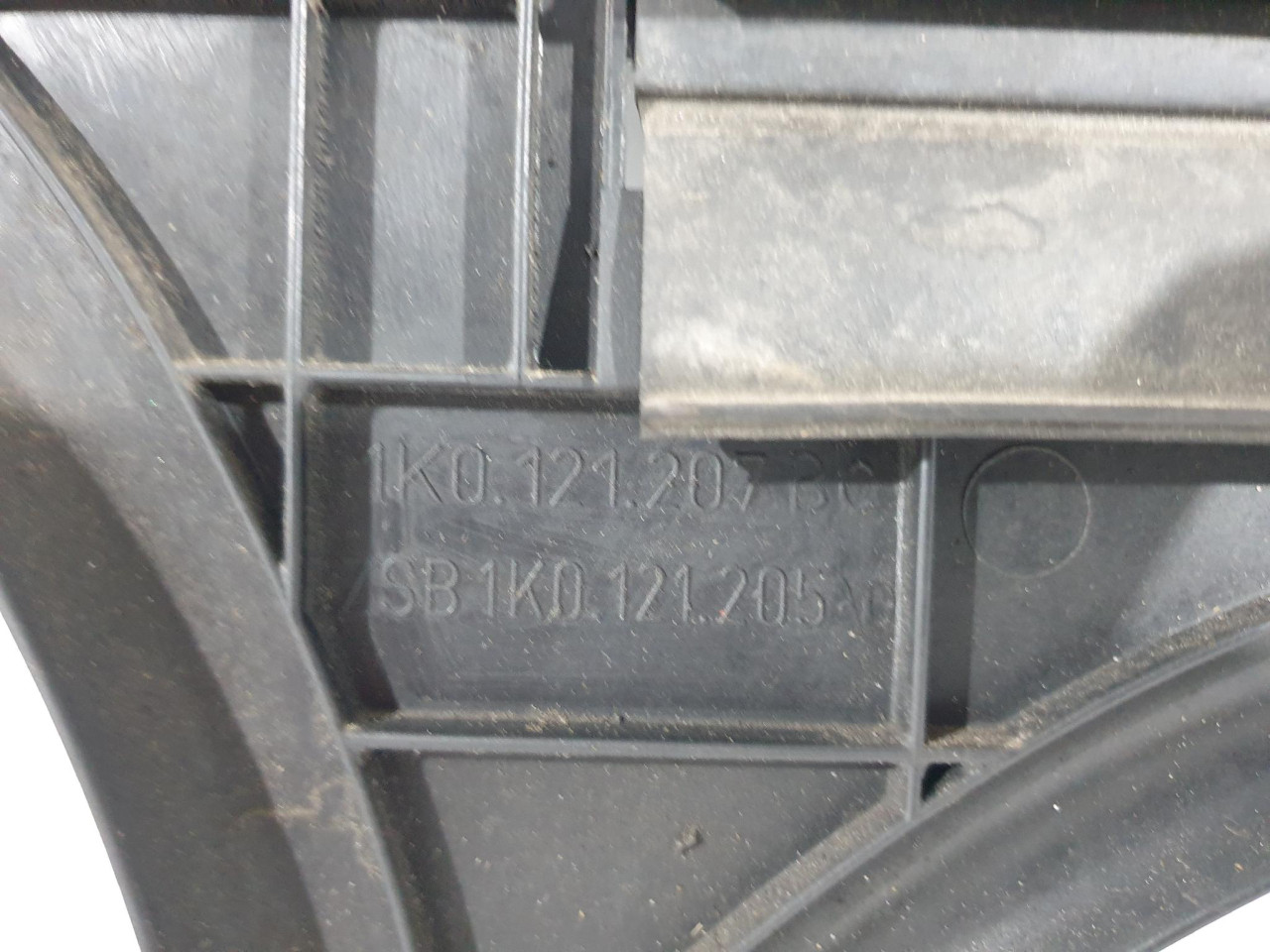 NOSAC VENTILATORA HLADNJAKA Golf 6 (08-13) 1K0121207BC