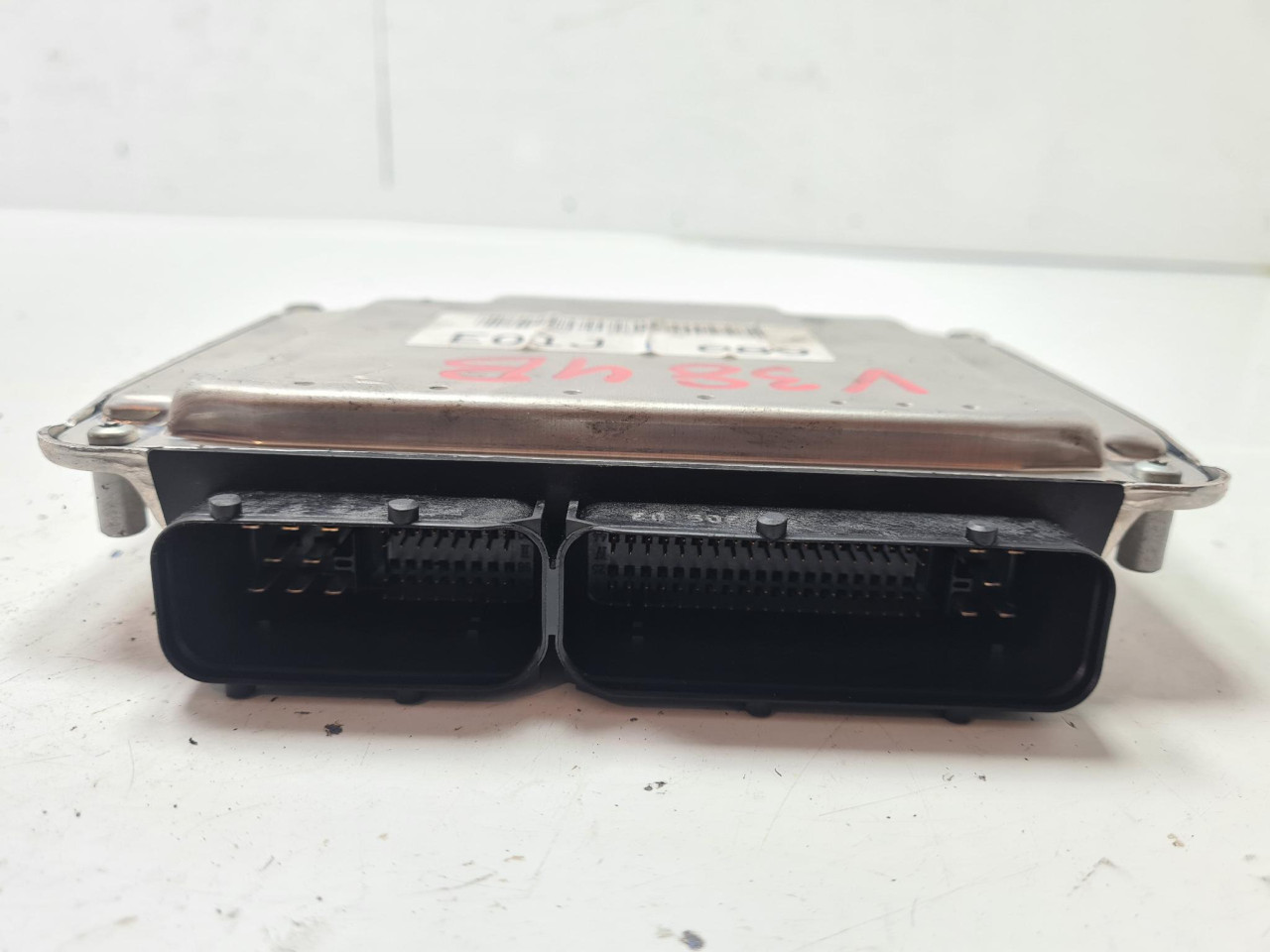 MOTORNI RACUNAR A6 4B (01-04) 8E0907401J DIJELOVI