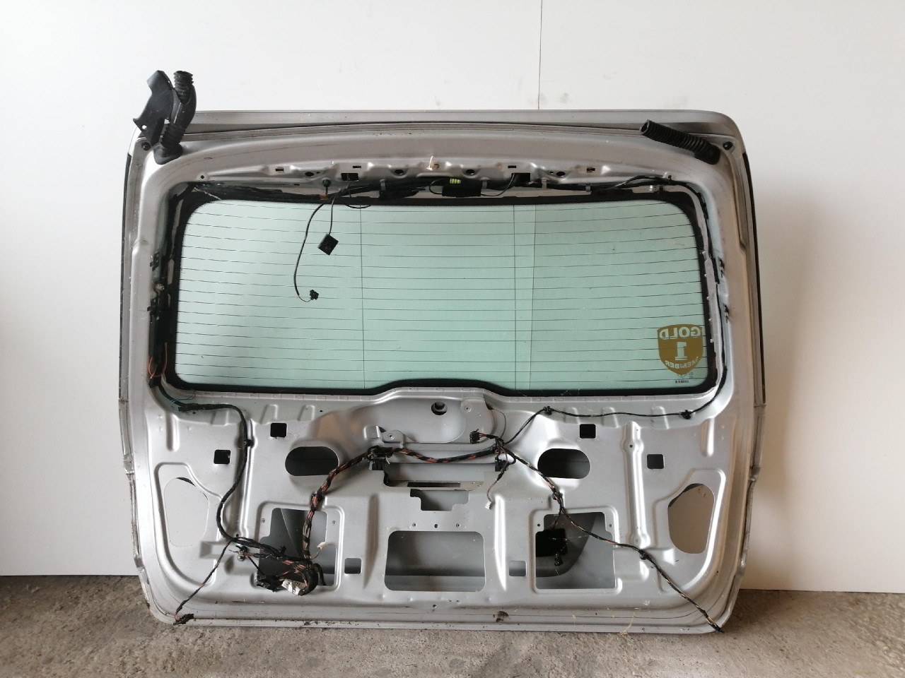 GEPEK VRATA E W211 (02-06) DIJELOVI