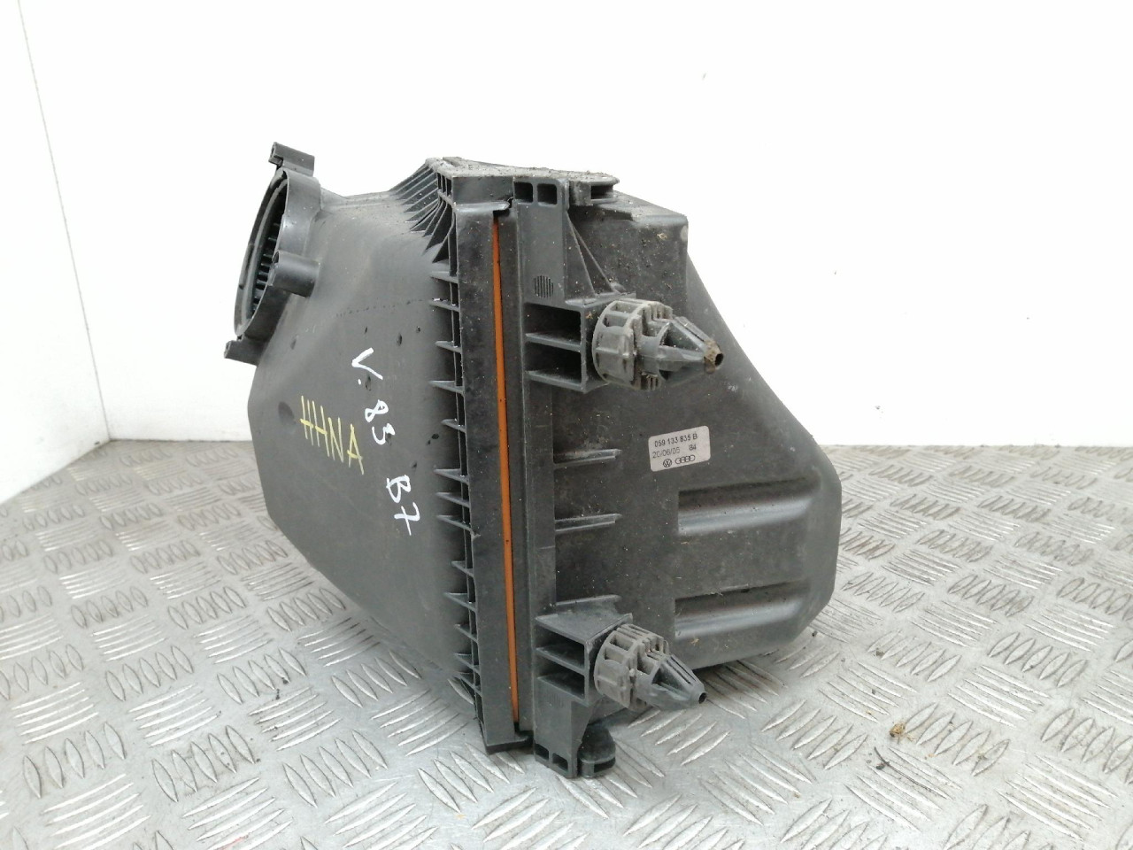 KUCISTE FILTERA ZRAKA A4 B7 (04-08) 120kW 059133835B