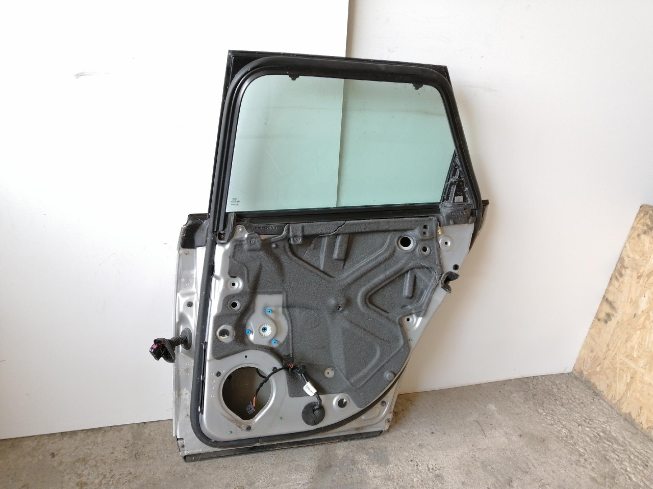 ZD VRATA A4 B7 (04-08) DIJELOVI