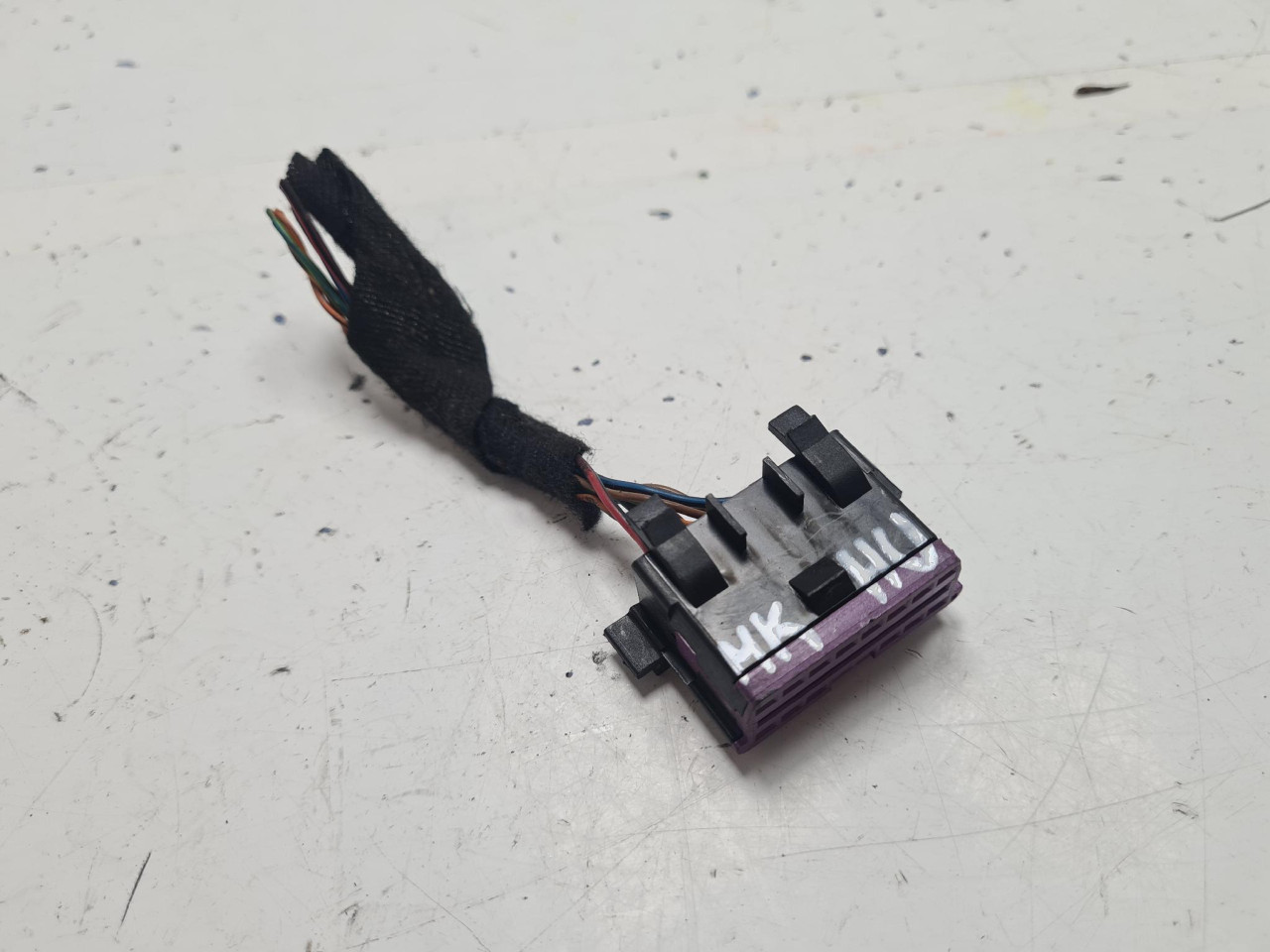 OBD PRIKLJUCAK DZEK A4 B7 (04-08) 3A0972695 DIJELOVI