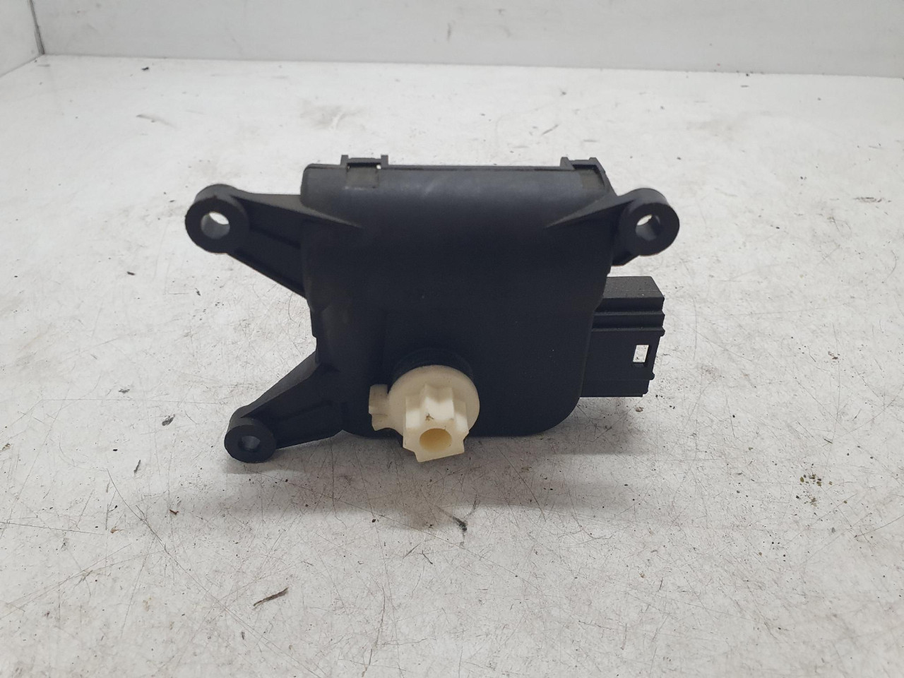 AKTUATOR AC MOTORIC Golf 6 (08-13) 0132801345 DIJELOVI