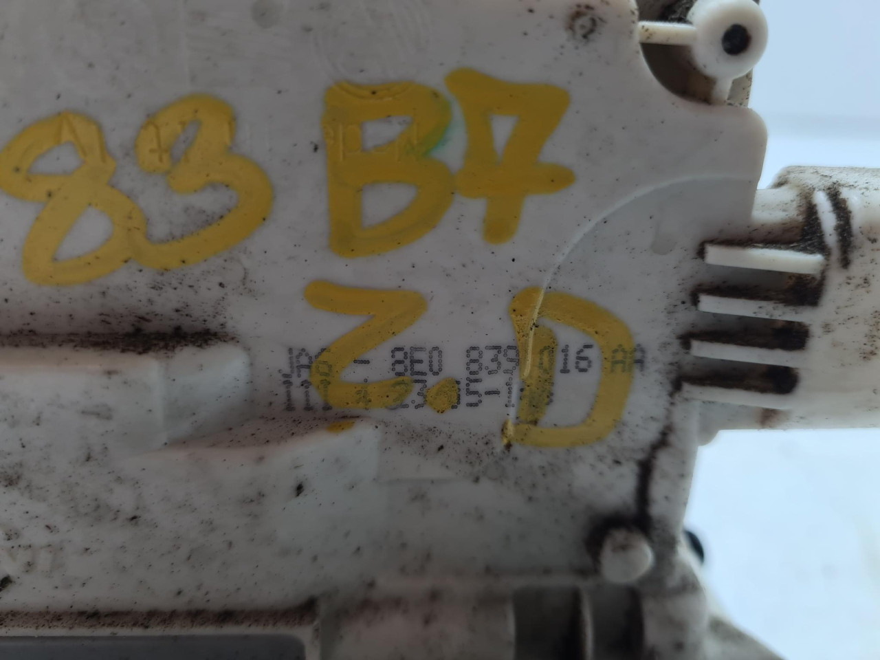 ZD BRAVA VRATA A4 B7 (04-08) 8E0839016AA DIJELOVI
