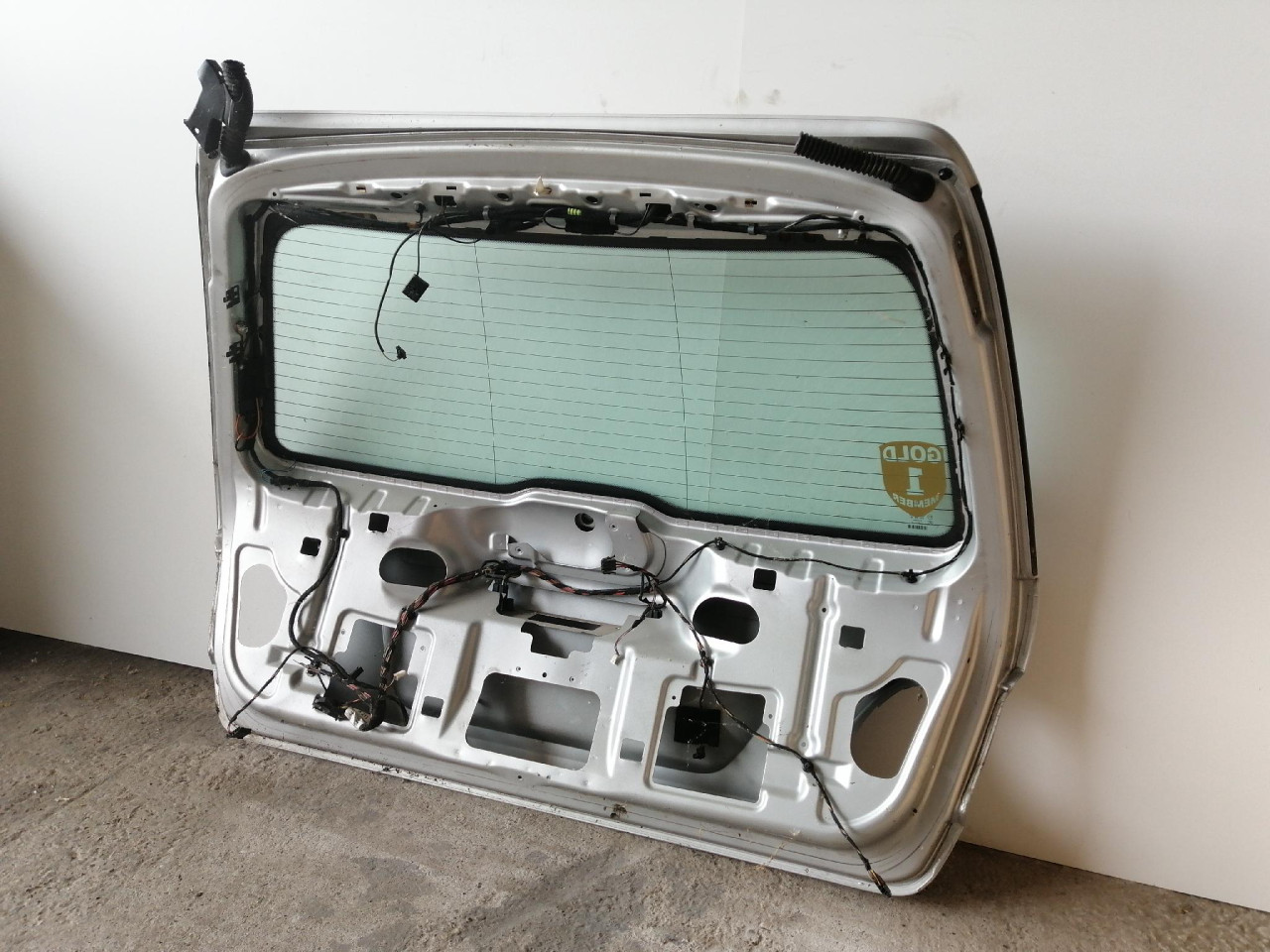 GEPEK VRATA E W211 (02-06) DIJELOVI