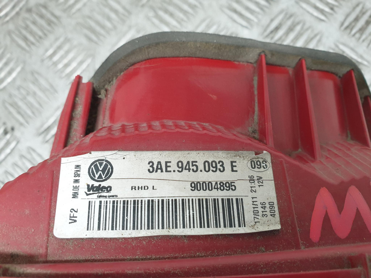 L UNUTRASNJI STOP Pasat 7 (10-15) 3AE945093E DIJELOVI
